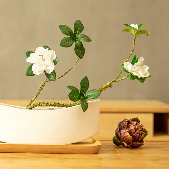 Azalea zijden bloemstuk in halfcirkelvormige vaas - 10"