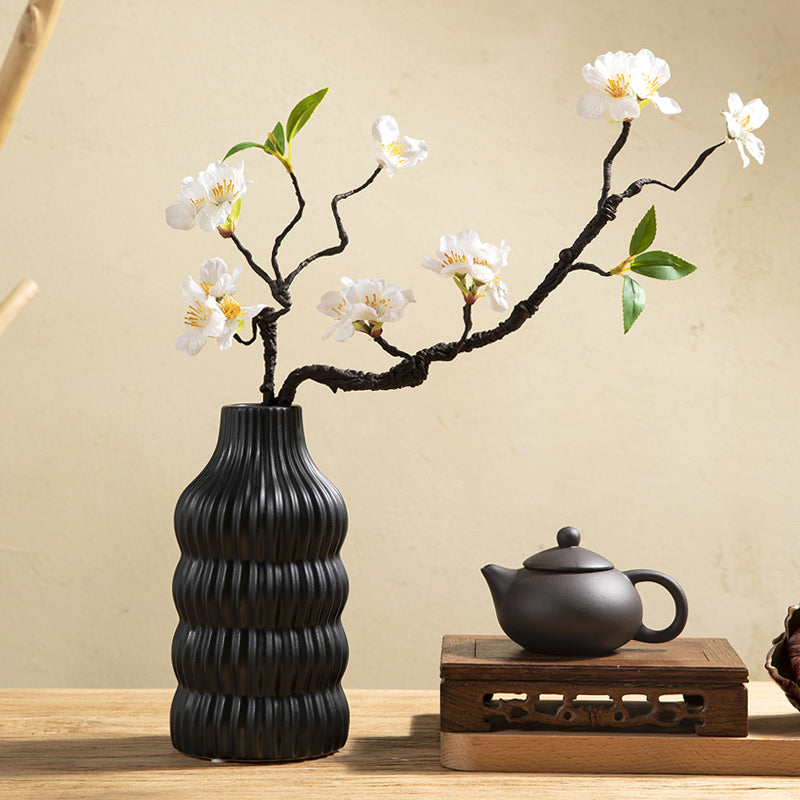 Kunstbloemstuk Kersenbloesem in vaas met golfstructuur - 17.5"