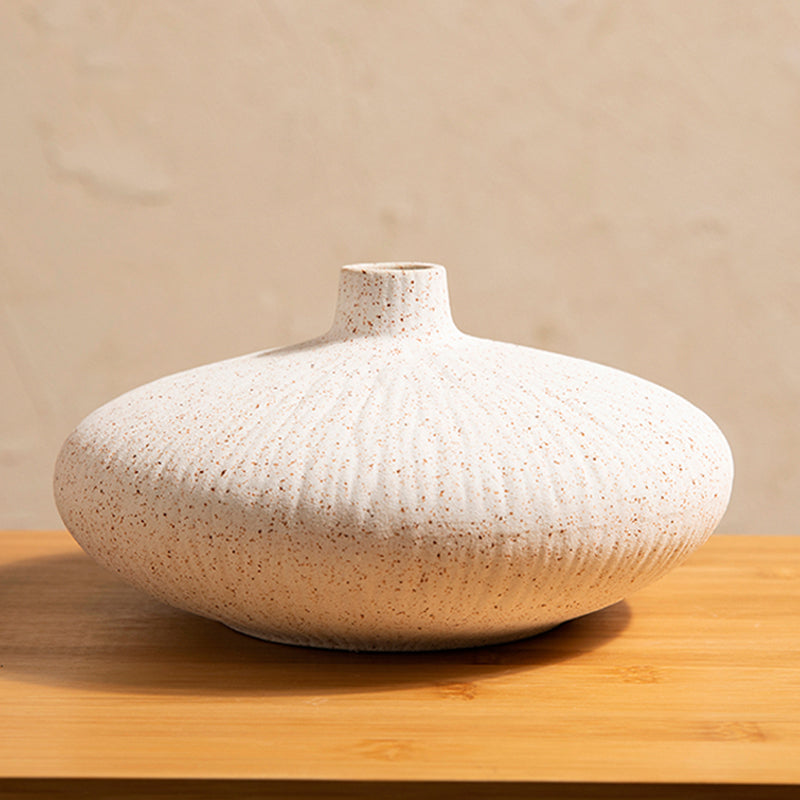 Witte geglazuurde keramische vaas - 9.8"