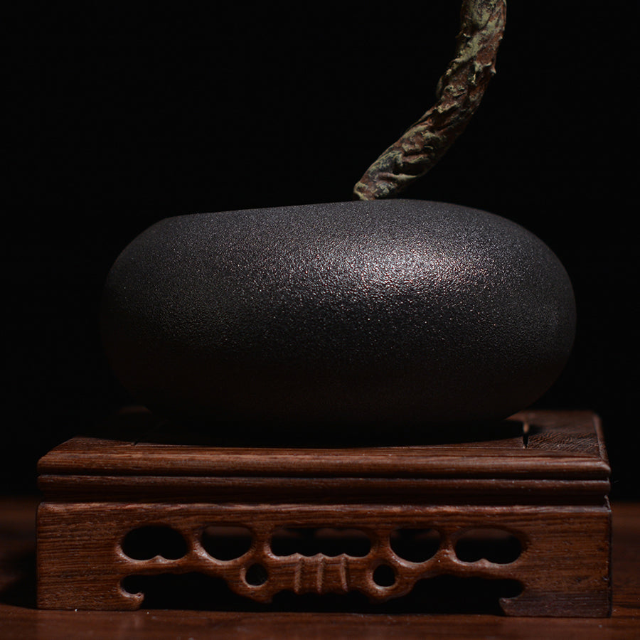 Pruimenbloesem Zijde Arrangement in Zen Ovale Vaas - 21.5"