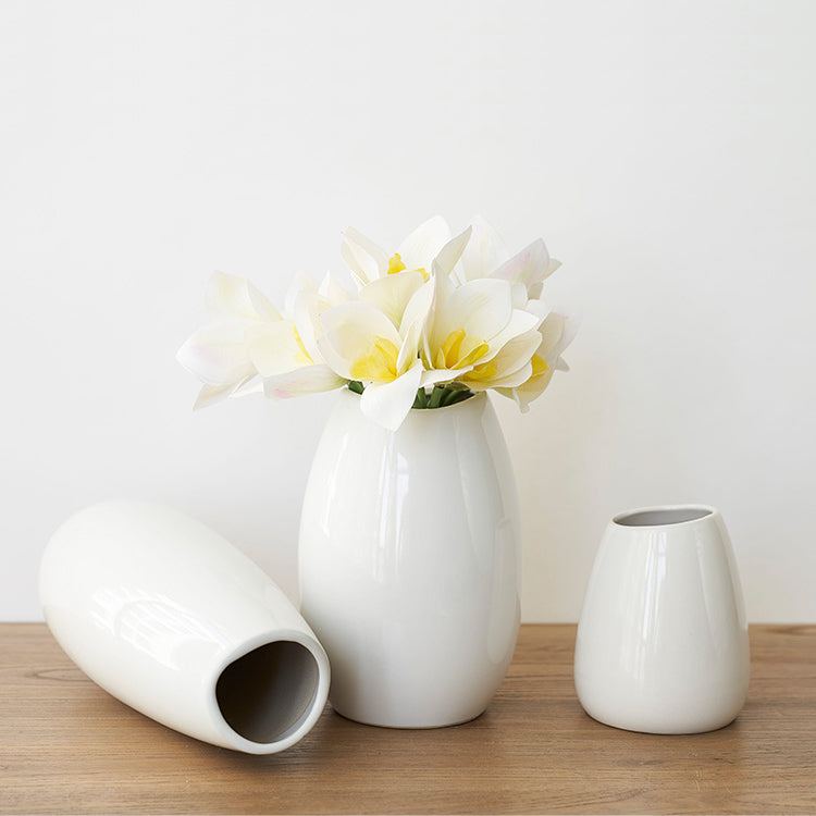 White simple ceramic vase - 7.6"